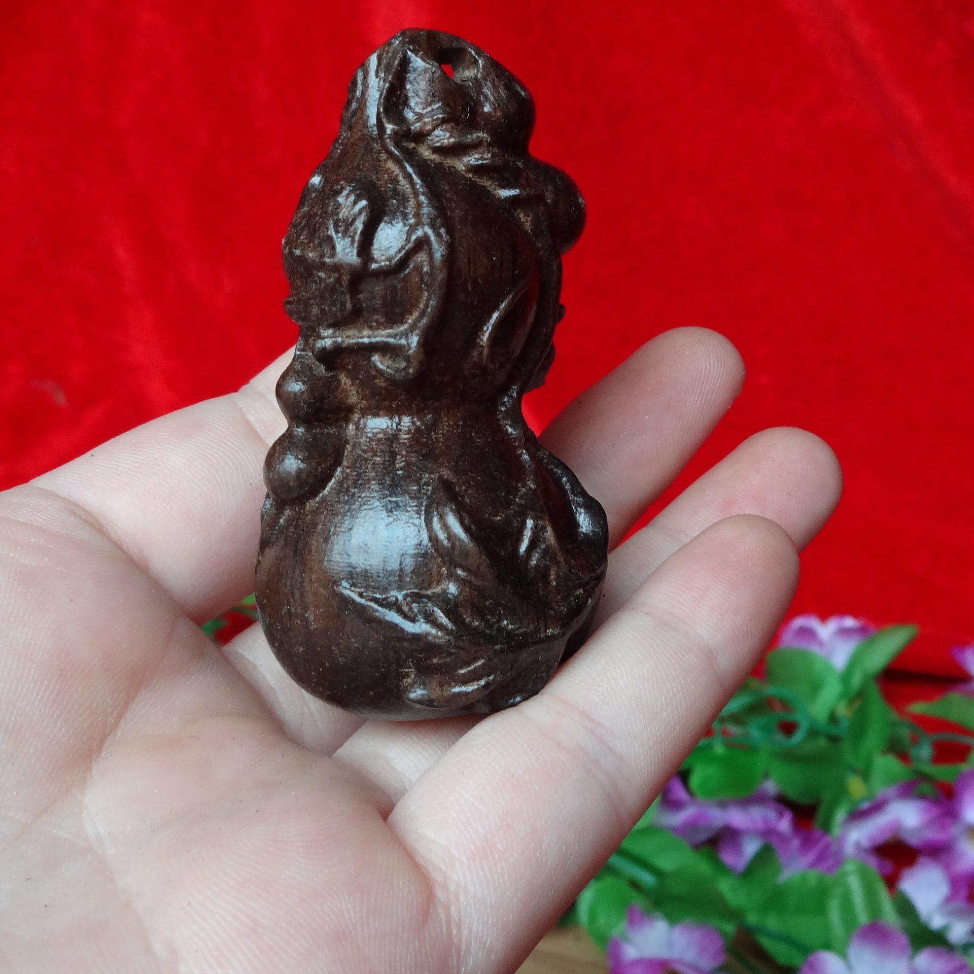 厂家直销天然越南沉香木沙沉木黑檀手把件工艺品批发地摊展销货源