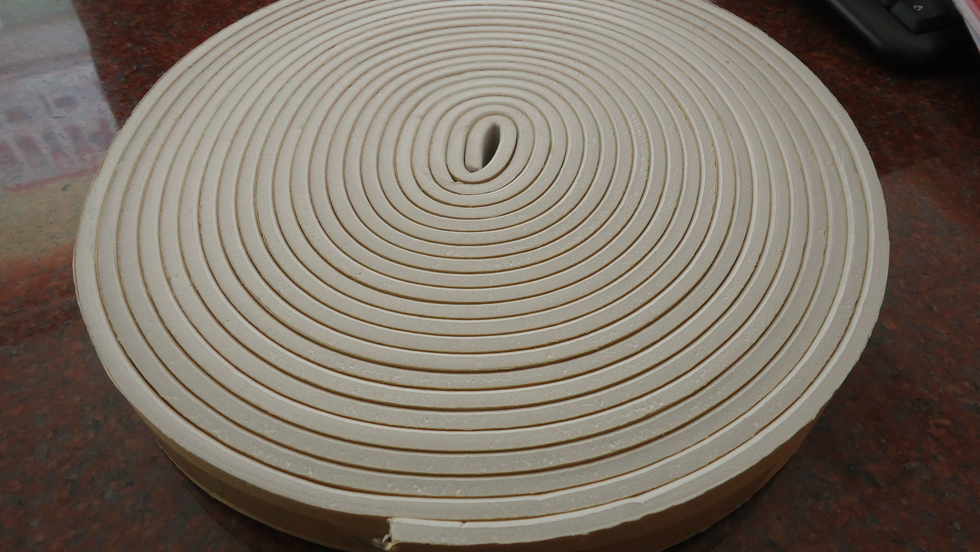 大量现货密封条 pef条 保温封口条 带胶密封胶条