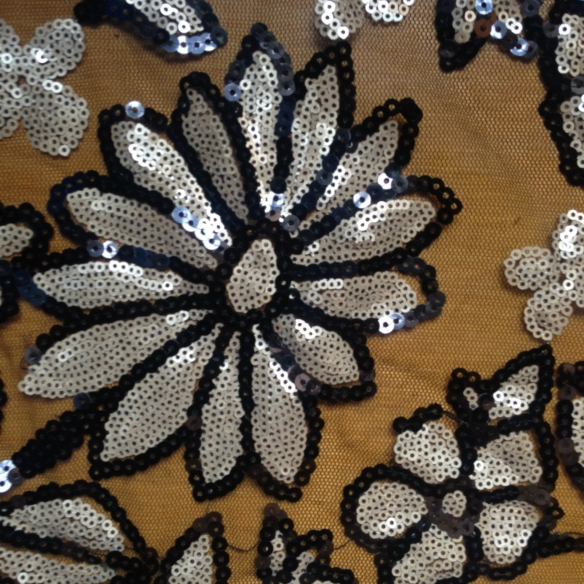 厂家供应3cm双色金片绣亮片绣绣花布