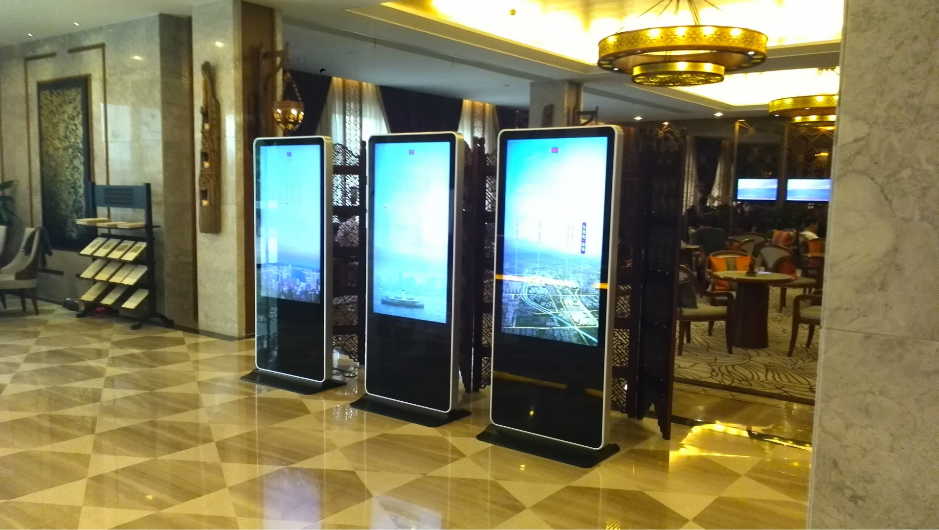 落地式广告机|65寸广告机|鑫海视广告机|网络广告机|液晶广告机