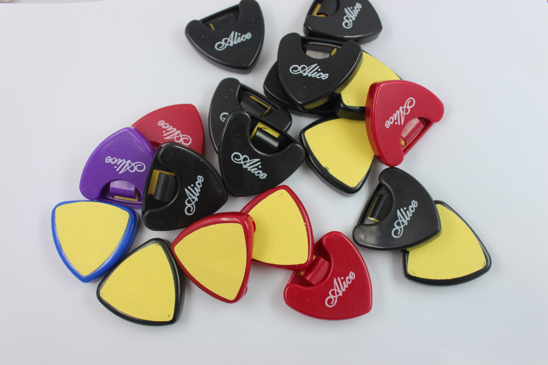 吉他拨片盒 吉他配件 爱丽丝心形拨片盒a010a-g 三角形拨片盒