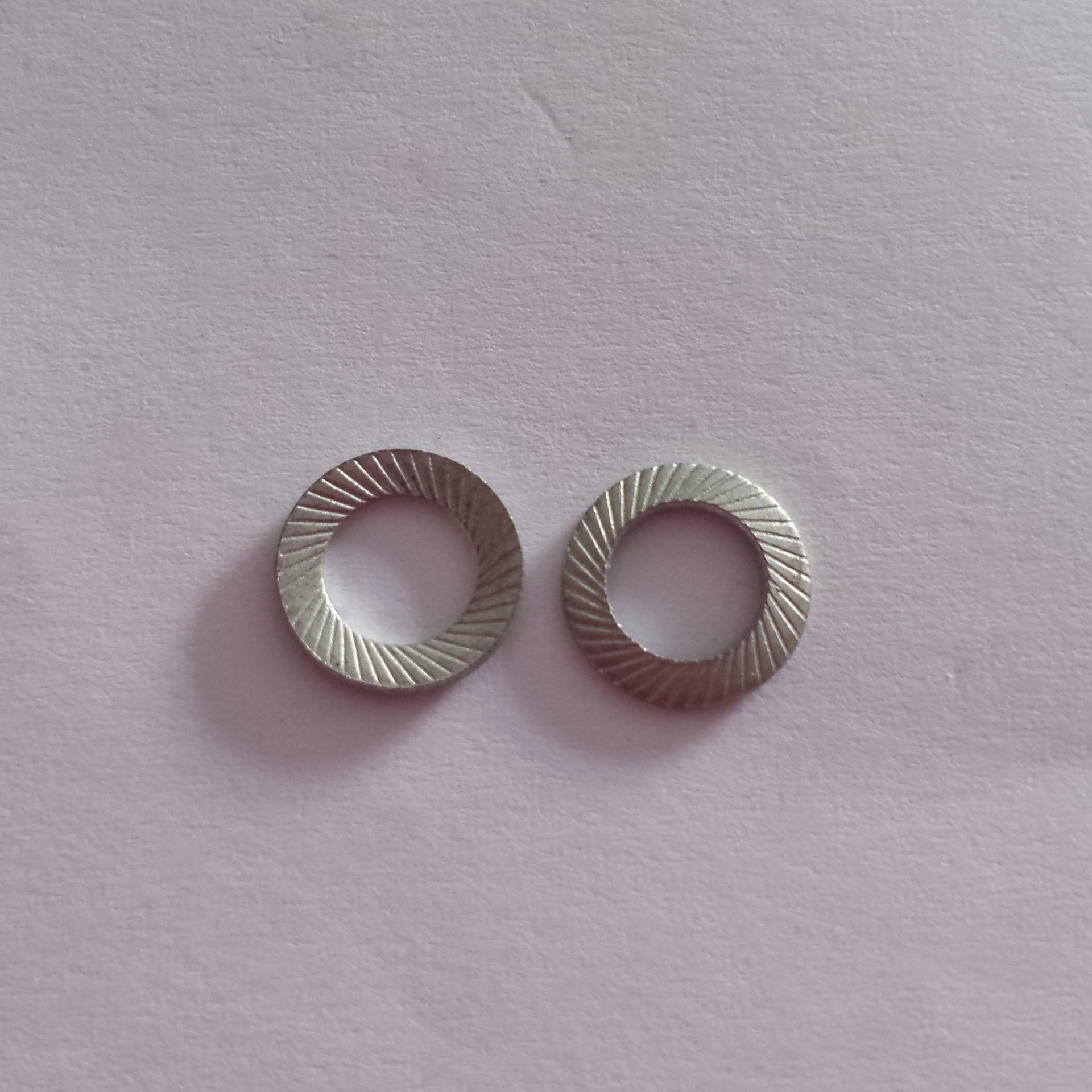 供应防松垫圈din9250 双面齿锁紧垫圈 滚花碗型垫圈 双面自锁