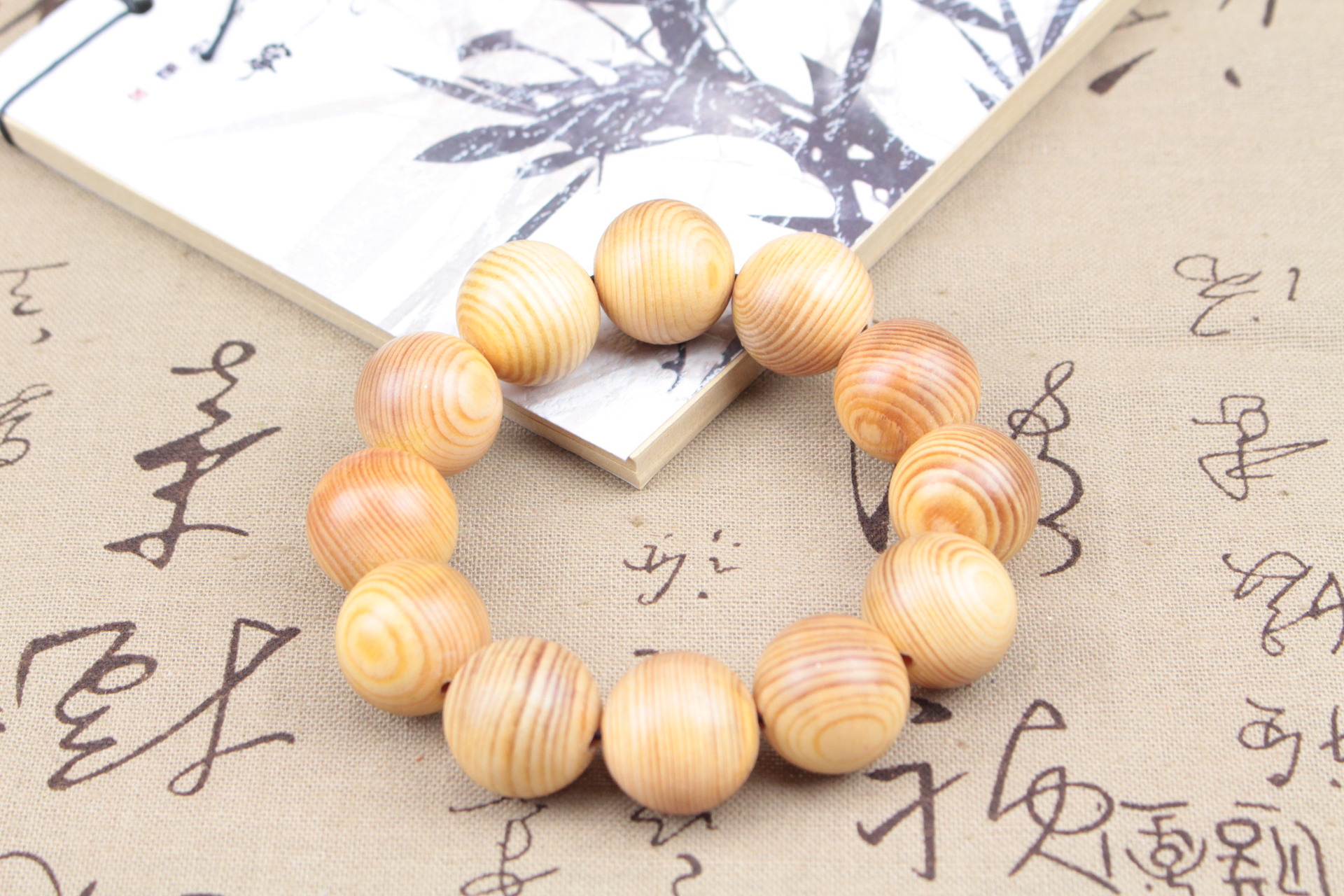 0极品血龙木貔貅手串