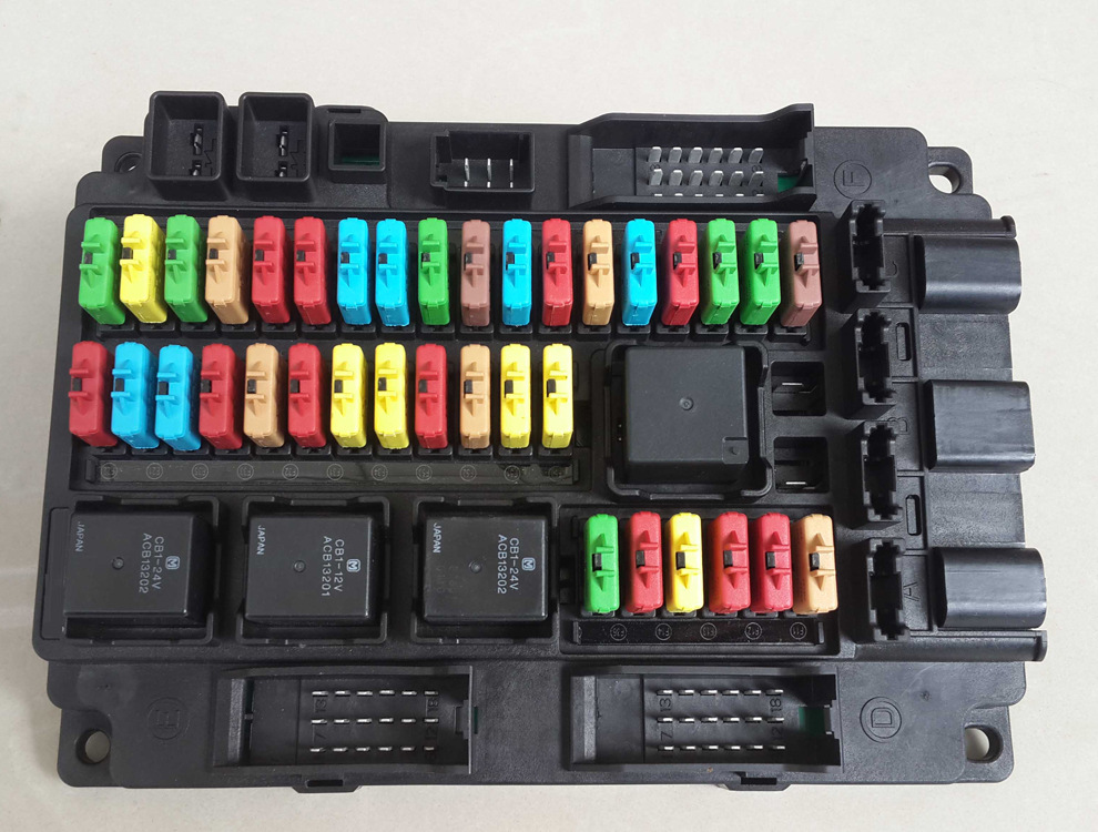 【厂家特供】高防火等级客车中央配电盒