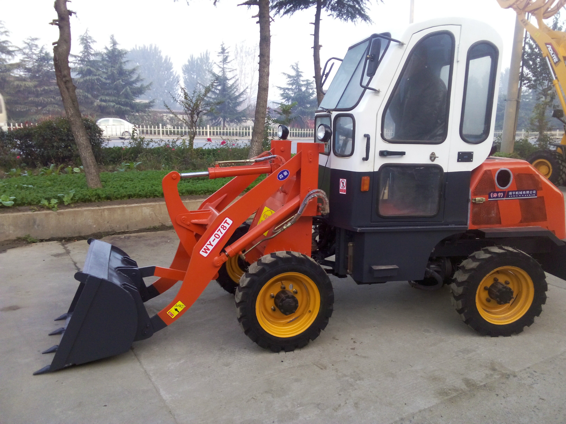 山峰供应微小型铲车,小铲车08