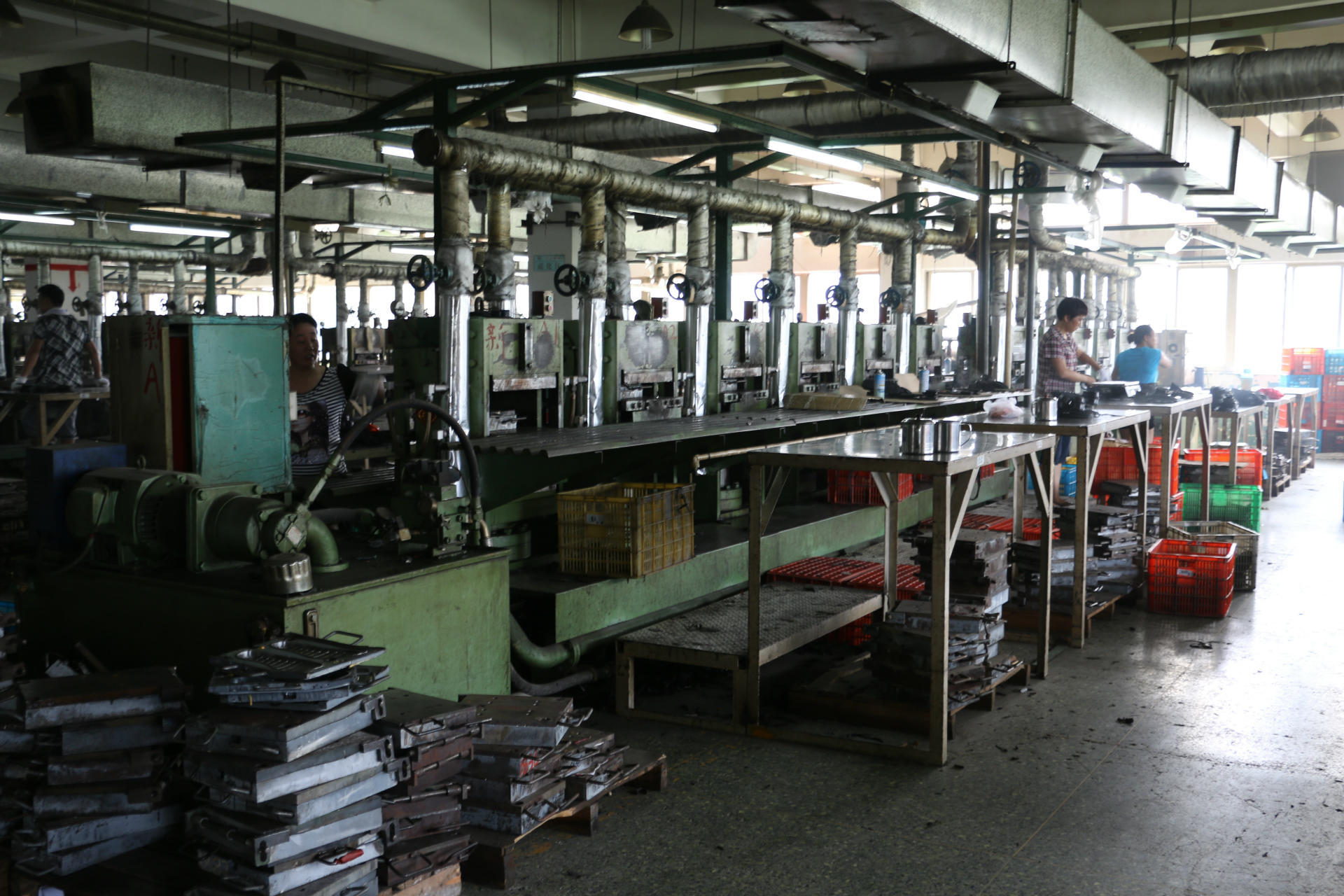 初加工材料 纺织皮革原料辅料 鞋辅料 其他鞋辅件 厂家供应橡胶鞋底