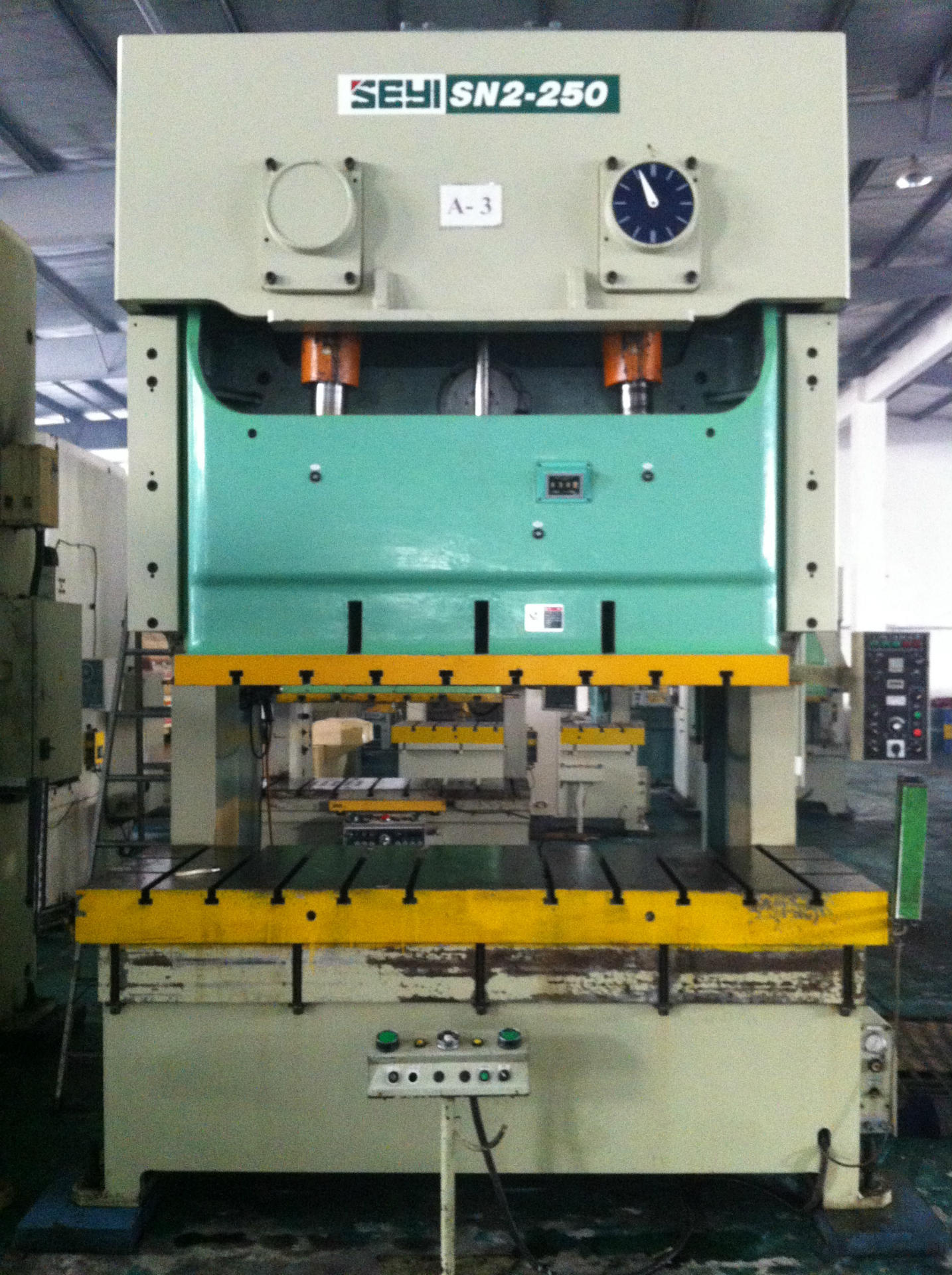 【台湾协易sn2-250冲床】价格,厂家,图片,二手机床,昆山粤昆昌旧设备