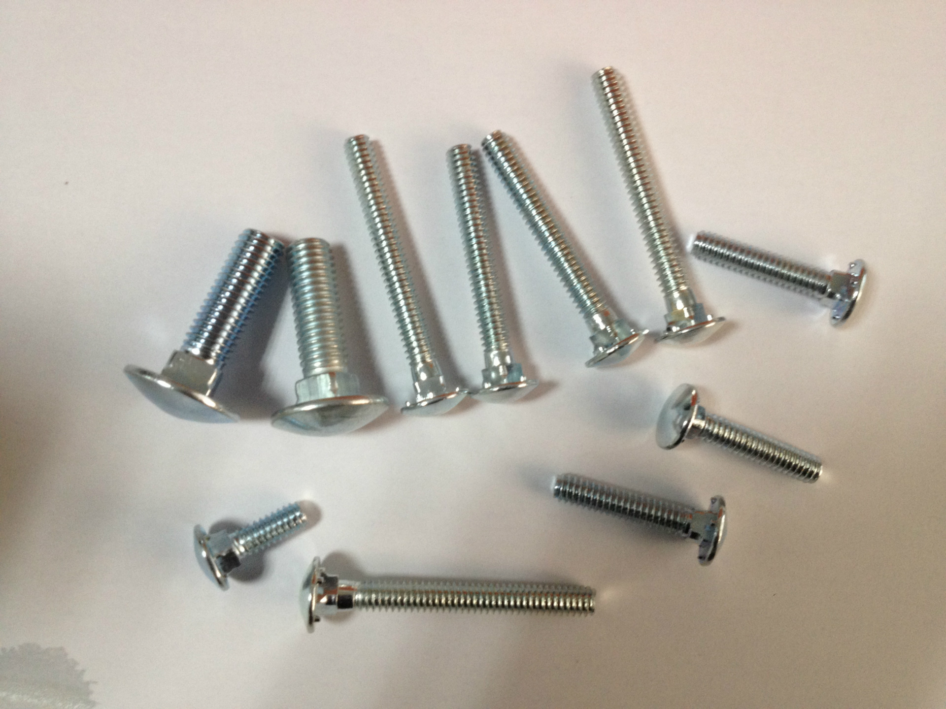 厂家供应倒边平头内六角机牙钉 镀锌家具螺丝 m6*20-40