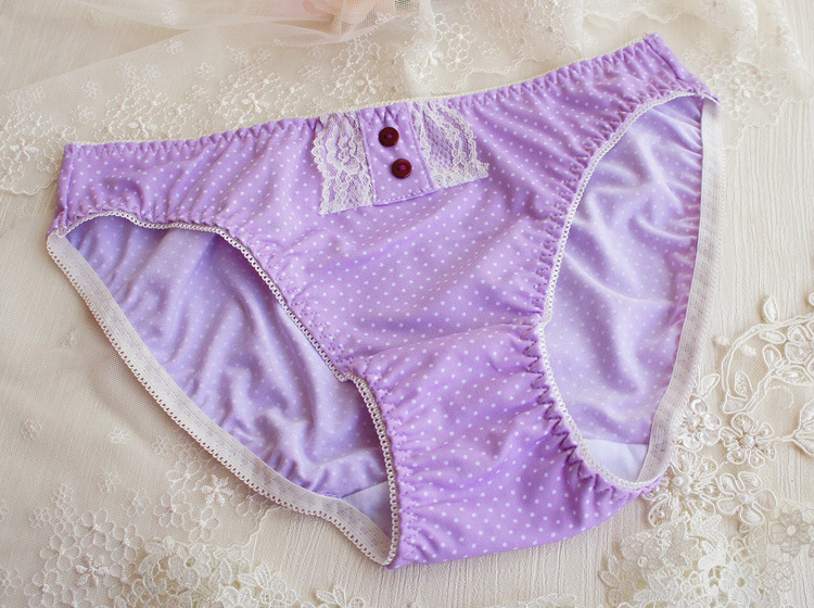 出口韩国大牌原单波点牛奶丝低腰少女三角裤 可爱钮扣浅紫色内裤