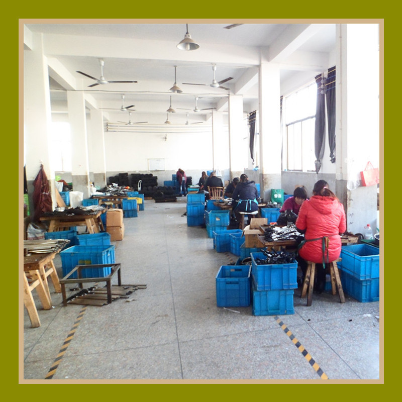 富华家居供应好神拖拖把杆麻花杆粗杆大杆25大新料带螺母发黑工艺