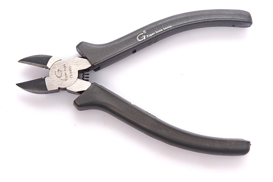 台湾虎牙工具日式黑柄斜嘴钳tt-206s