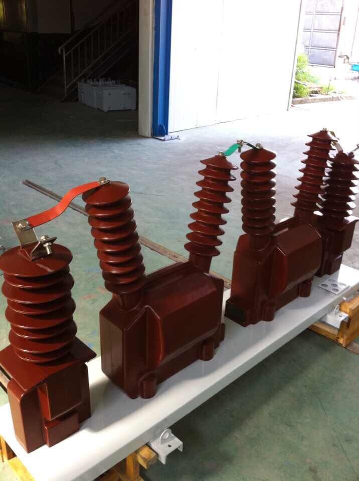 供应10kv,20kv,35kv户外型电流互感器,有油式和干式,固定式