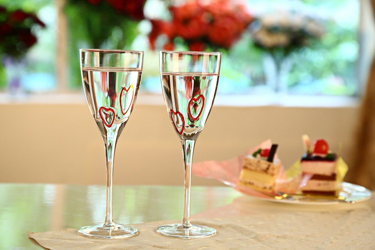 红心酒杯 供应生产批发 玻璃高脚杯酒杯 杯身双红心创意酒杯套装