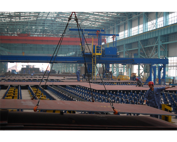 qjp型倒压平移吊卡是钢板水平吊运的专用工具.