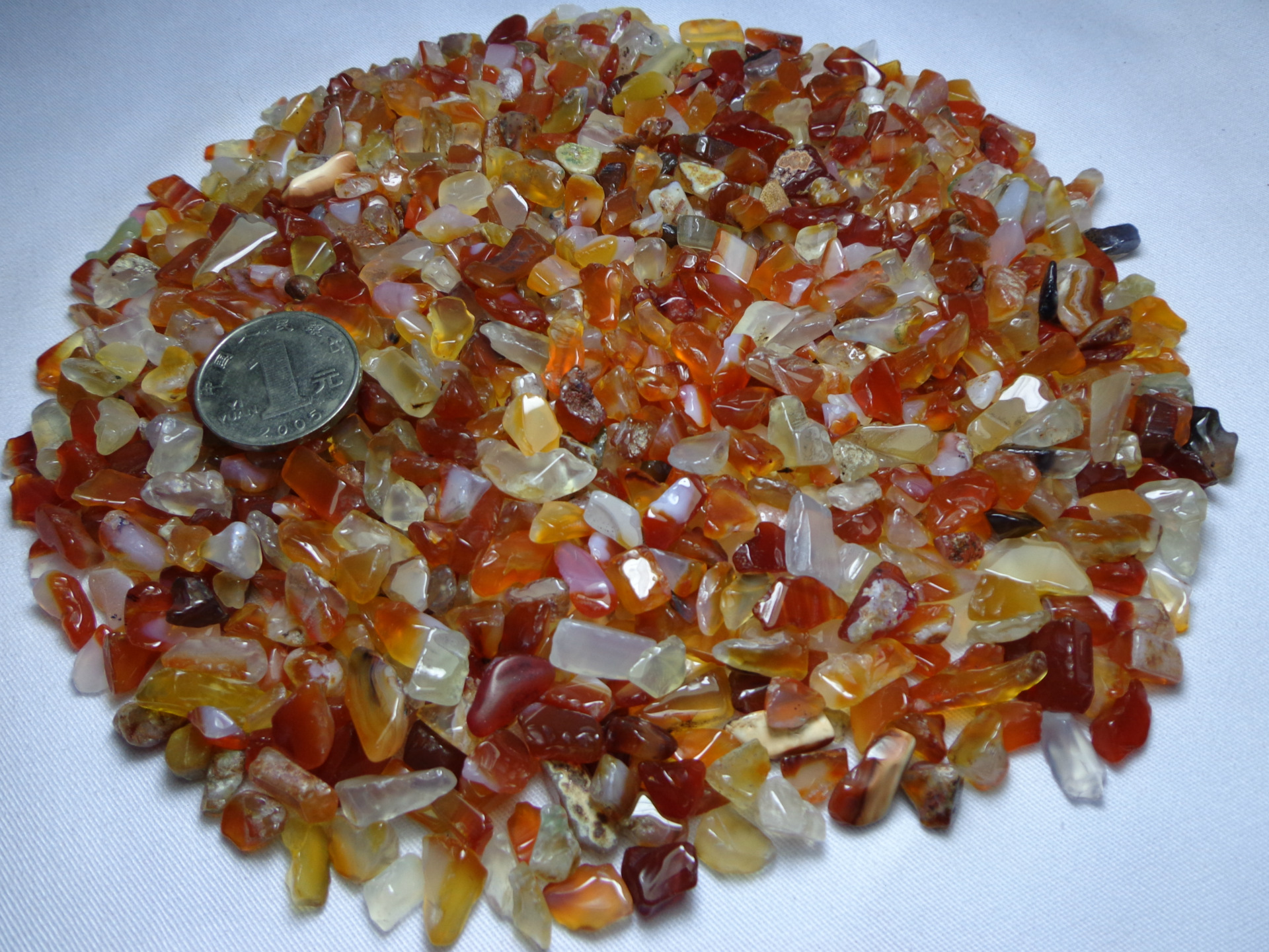 厂家批发天然水晶宝石丨红玛瑙丨打磨原料丨供佛碎石工艺品