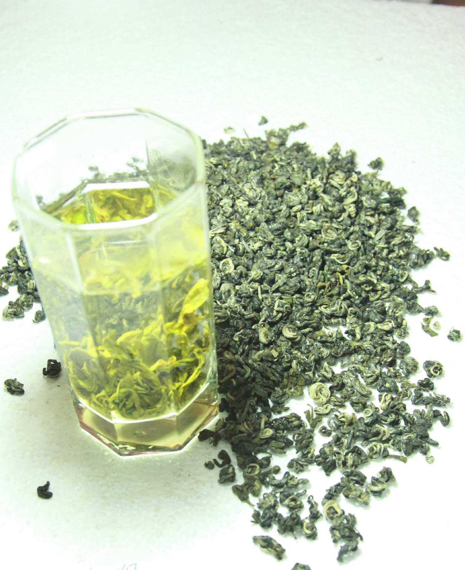 绿茶-茶叶批发广西特产凌云白毫茶2015新品高山碧螺春绿茶-绿茶尽在