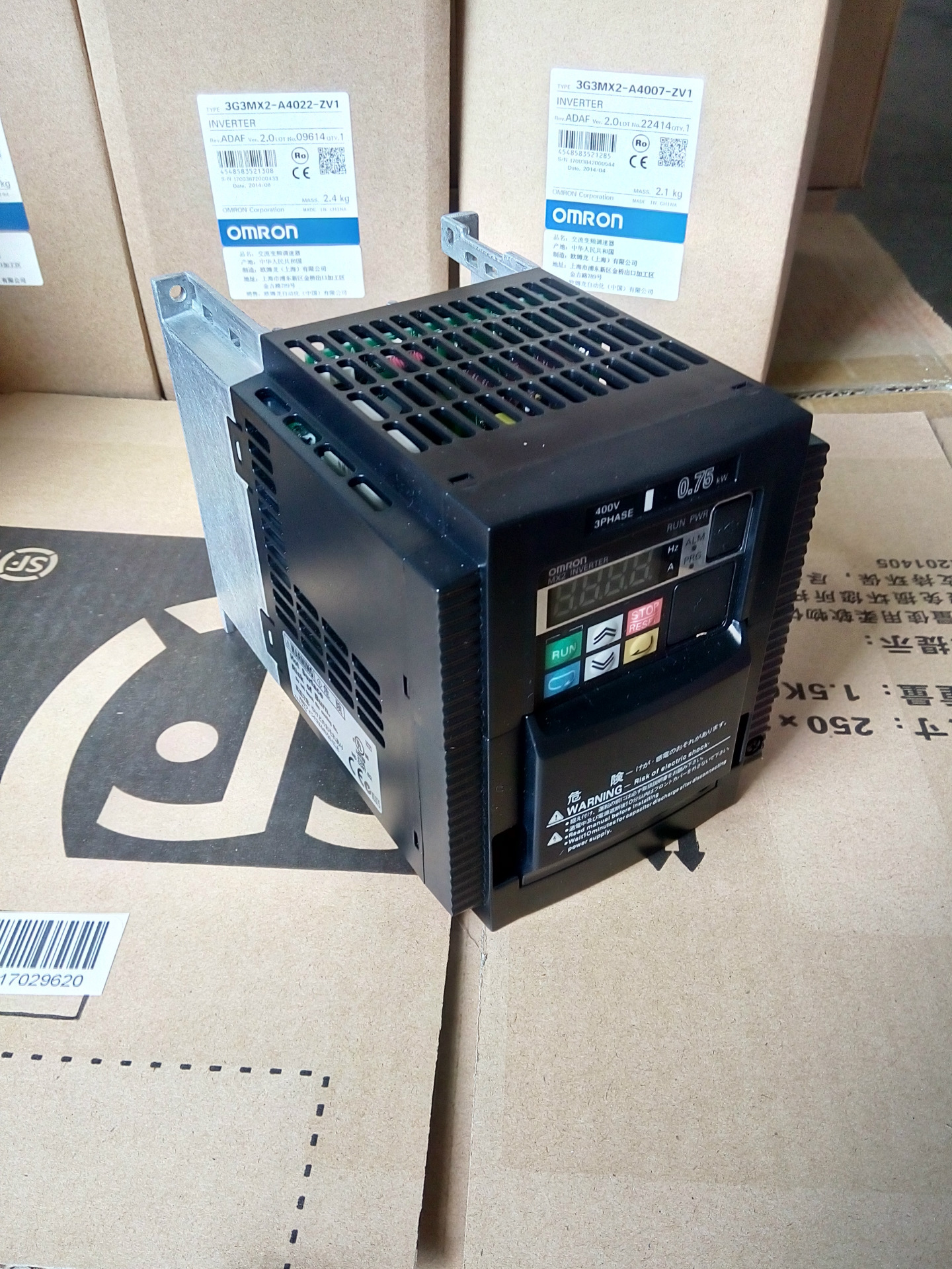 正品促销 欧姆龙/omron 多功能小型变频器 3g3mx2-a4007-zv1