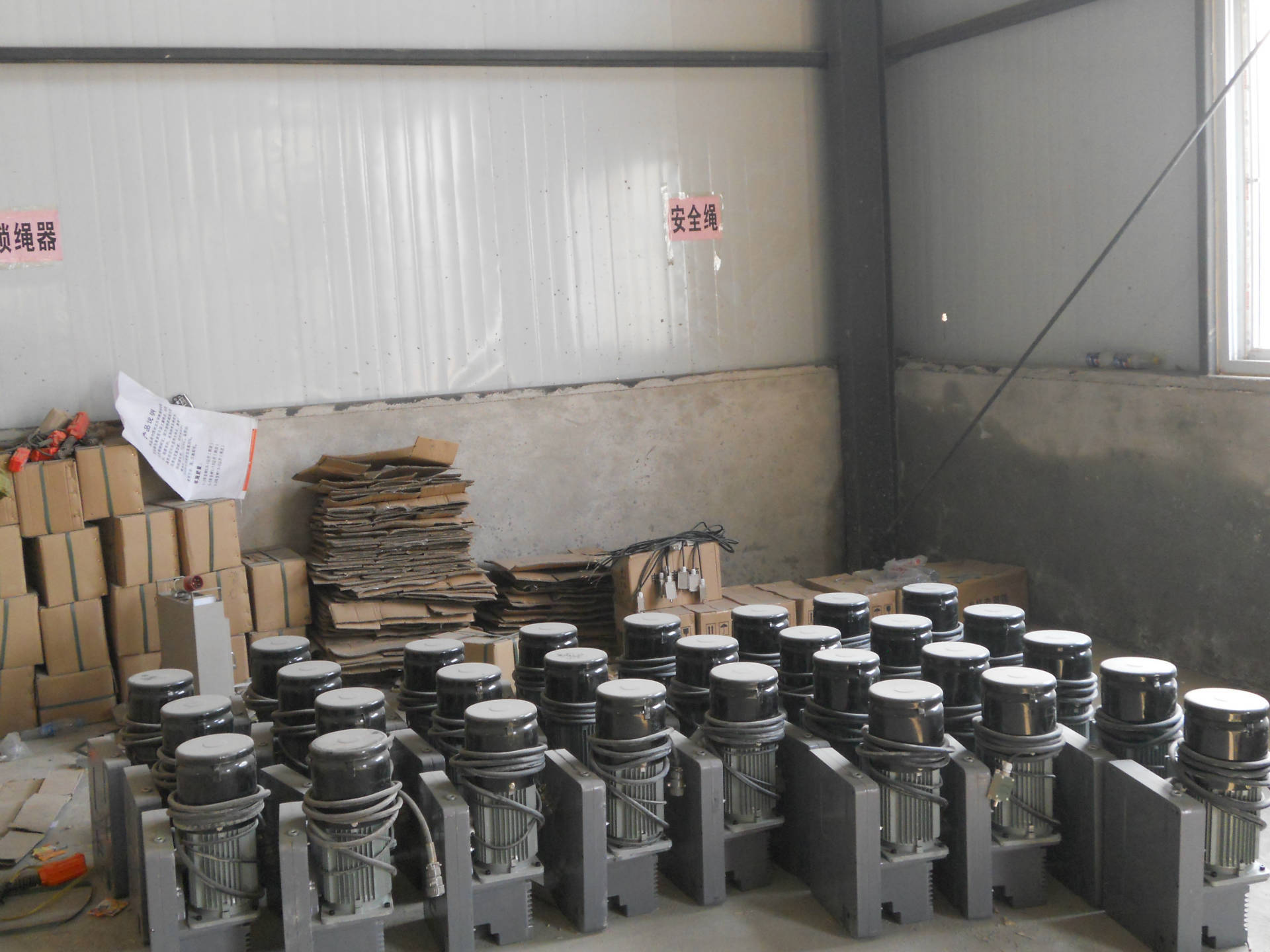 电动吊篮zlp800提升机,厂家直销减速机,三年保修换,保证售后