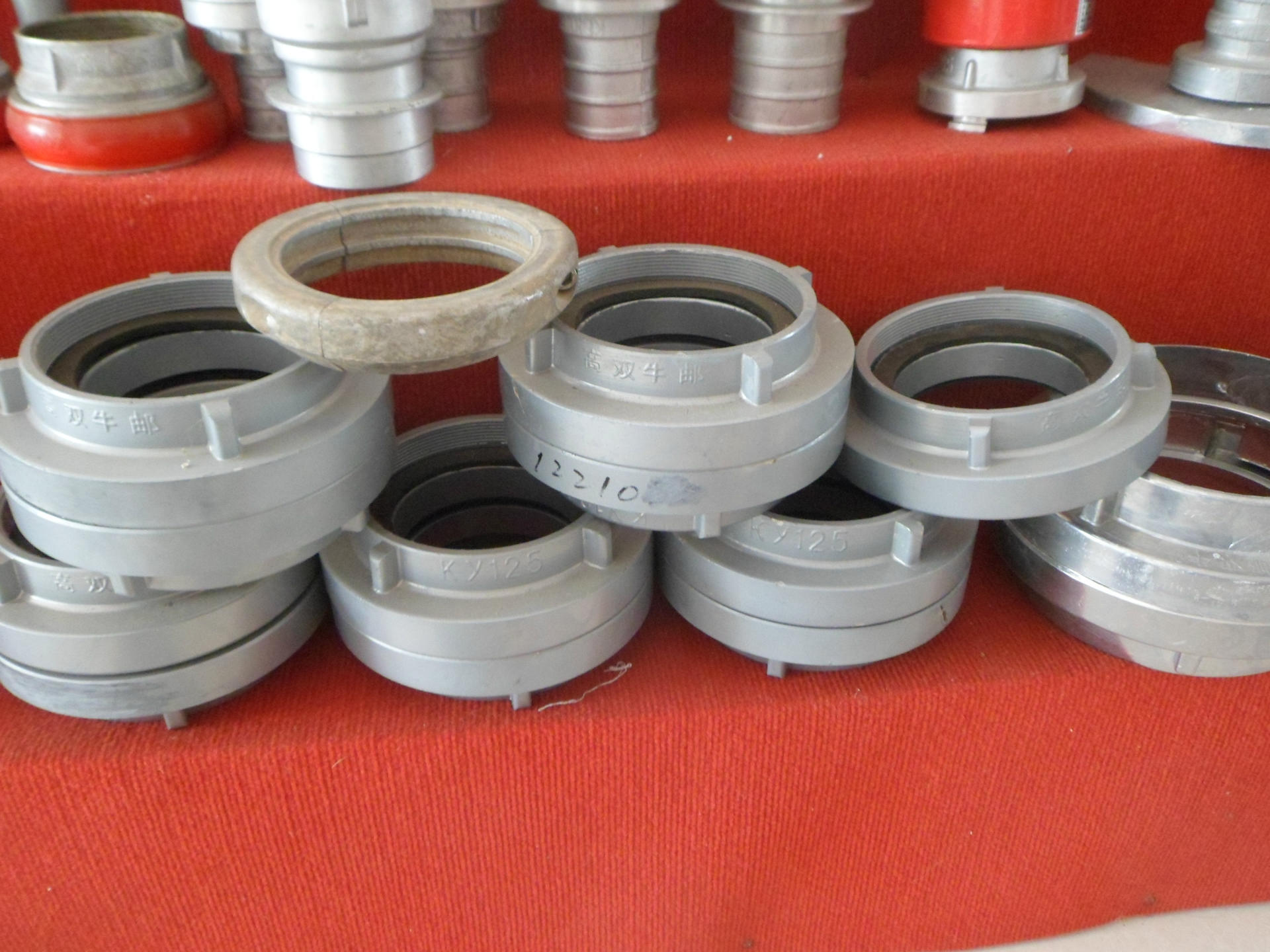 接口 消防接口型式有:内扣式接口,卡式快速接口,油罐接口,管牙接口,内