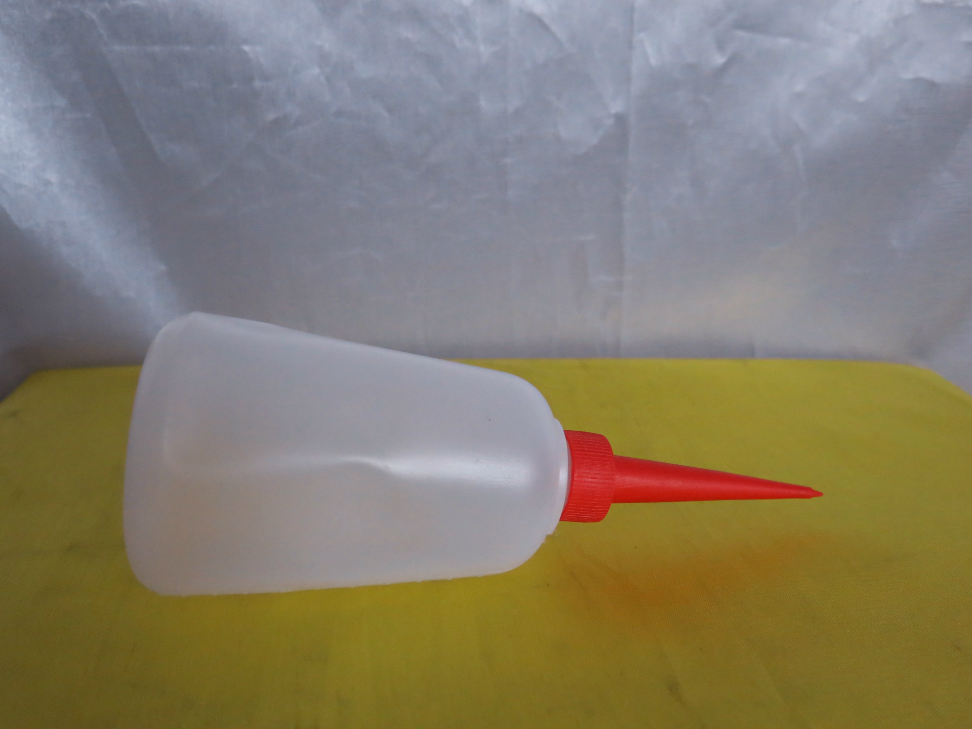 250ml耐酸碱缝纫机油壶 塑胶加油壶 塑料瓶尖嘴控油注油壶