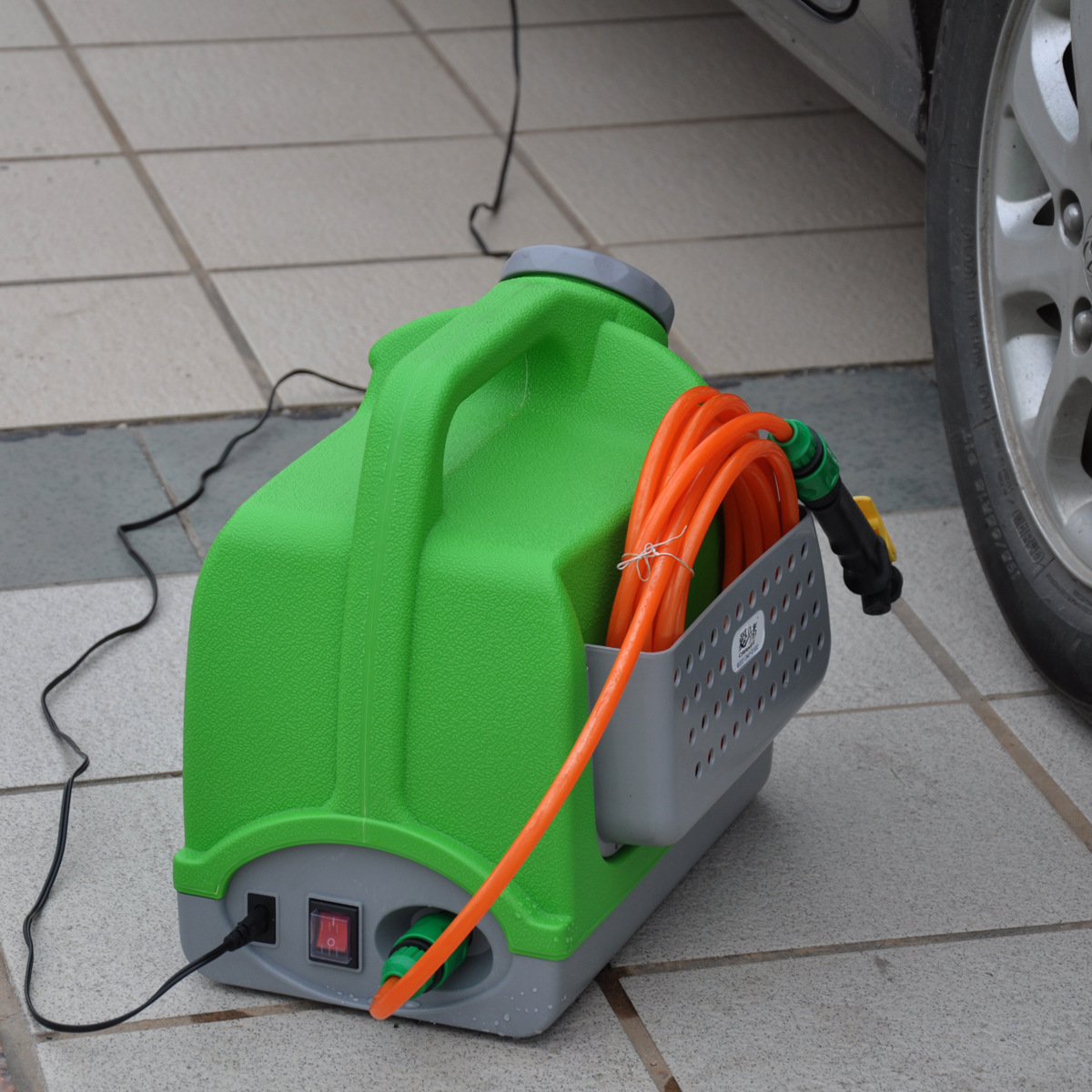 厂家直销2014最新款车路士便携式电动洗车器 高压洗车机大容量