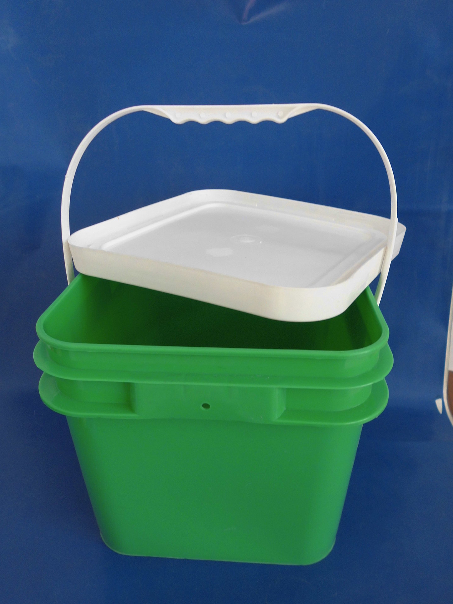 沧州方形塑料桶|厂家供应一级料8l绿色方形塑料桶