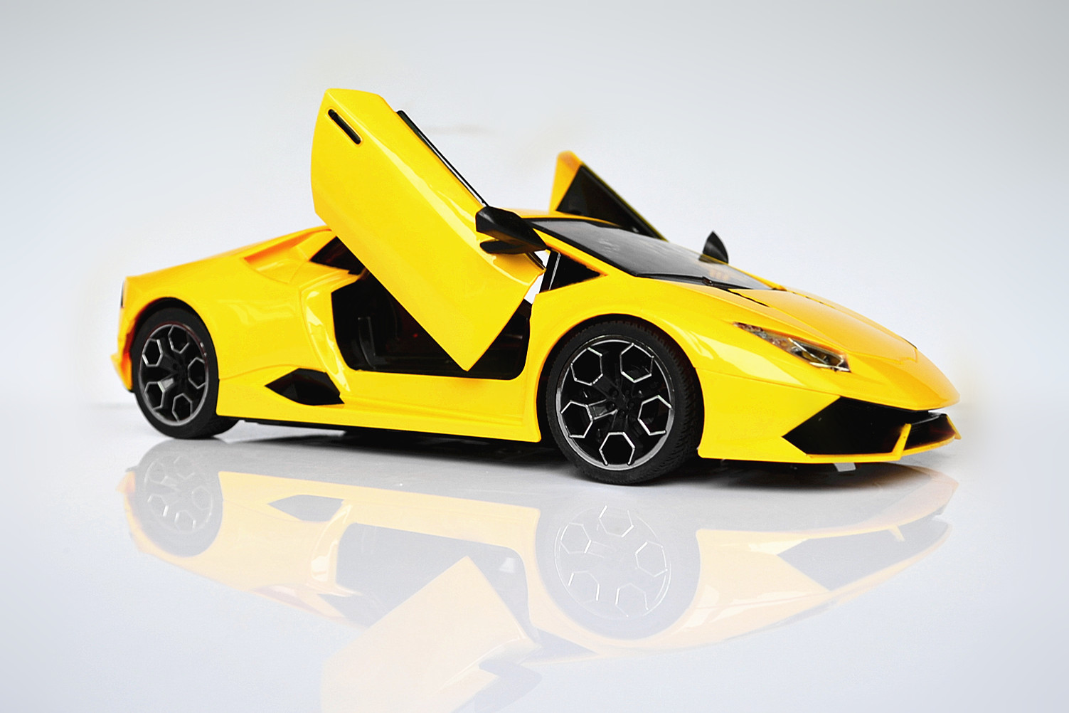 16兰博基尼遥控开车门汽车车模遥控车充电可批发-其他模型玩具