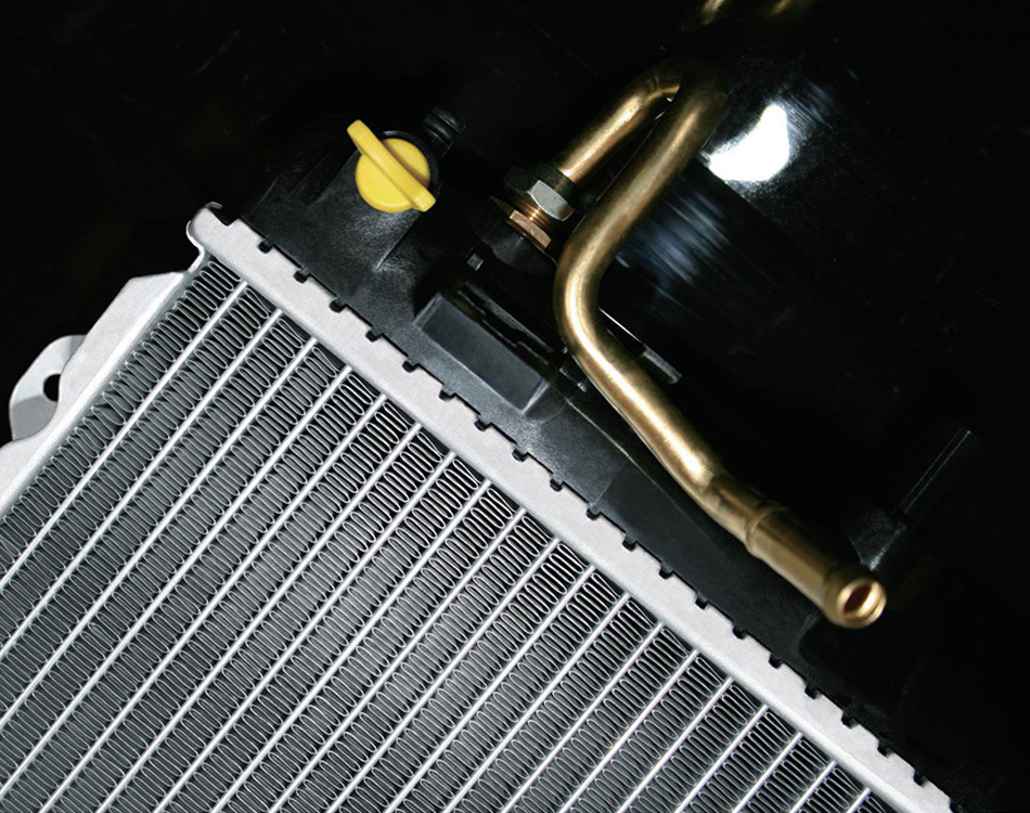奇瑞s21汽车水箱qq6汽车散热器qq0.8/1.1奇瑞s11水箱配件正品水室