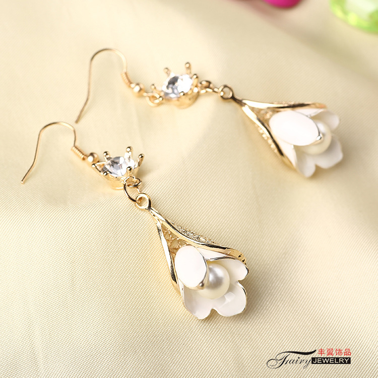 韩国耳环高档精品店货源白色百合花镀金立体耳环现货厂家批发e105