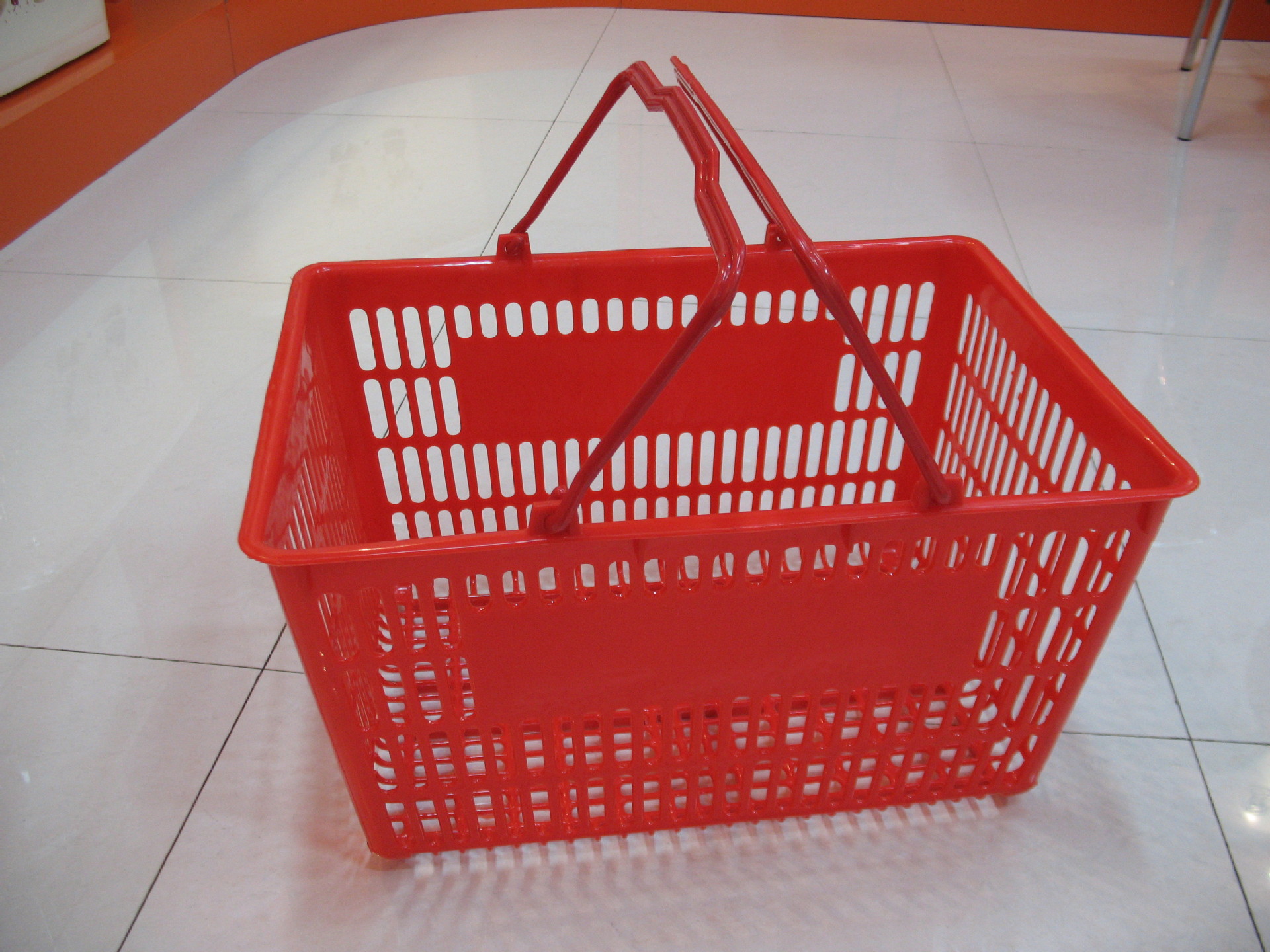 商用购物篮 红色塑料提菜篮 大号网眼超市手提篮 塑料篮子批发