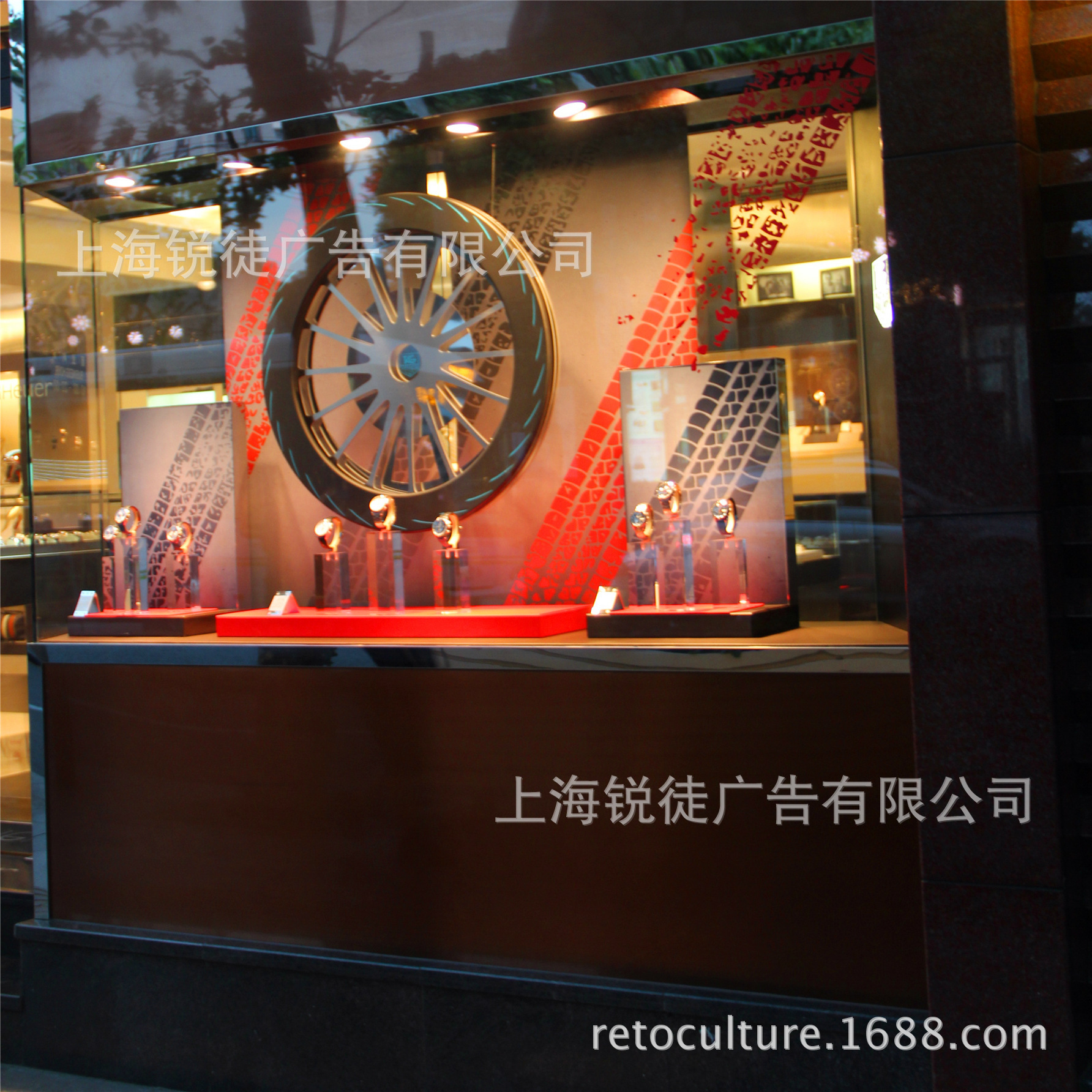 钟表店橱窗设计 陈列道具展示 商店橱窗制作 上海橱窗安装