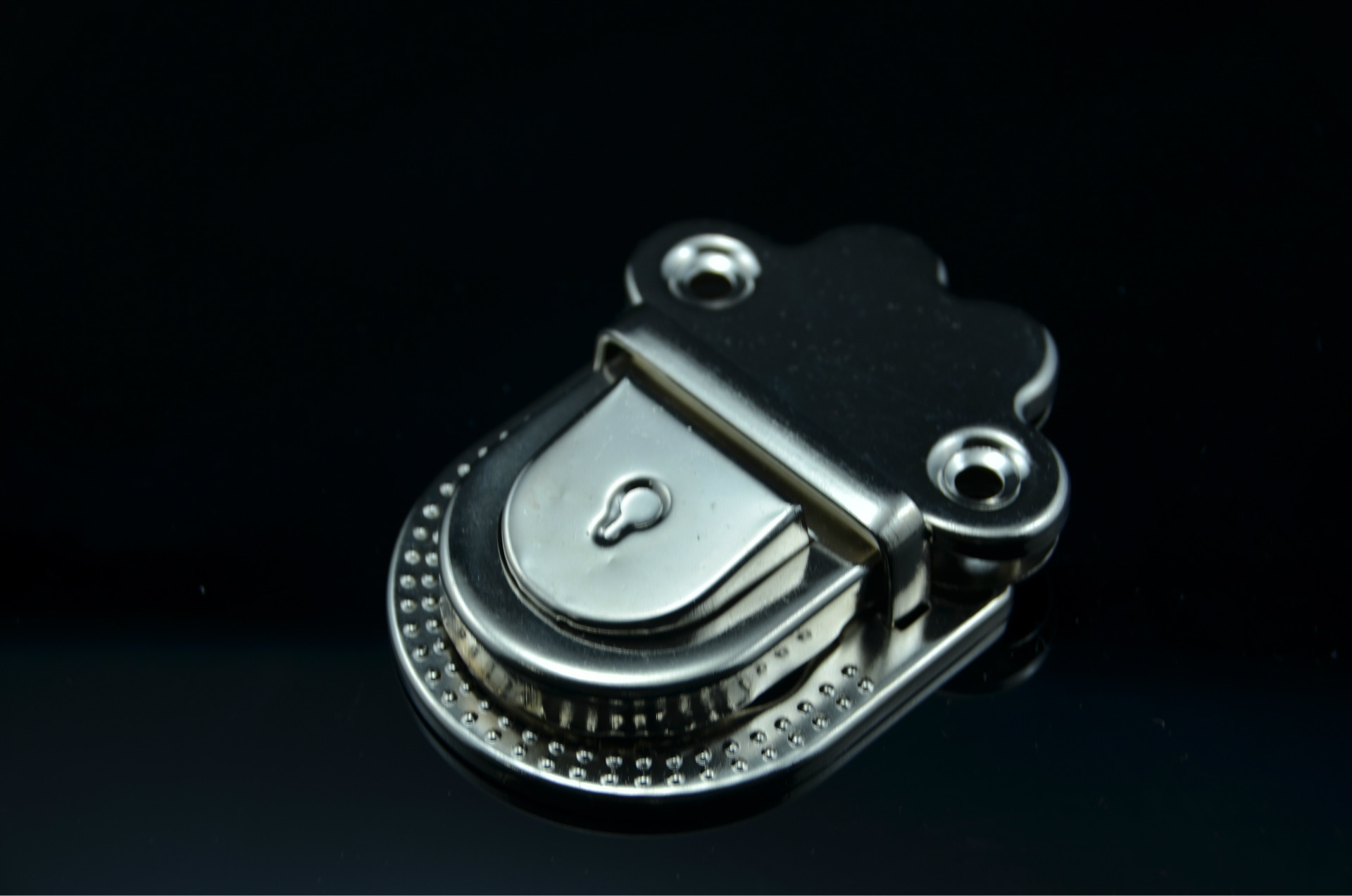 厂家直销铁质白镍箱包锁 手袋插锁 五金配件a028