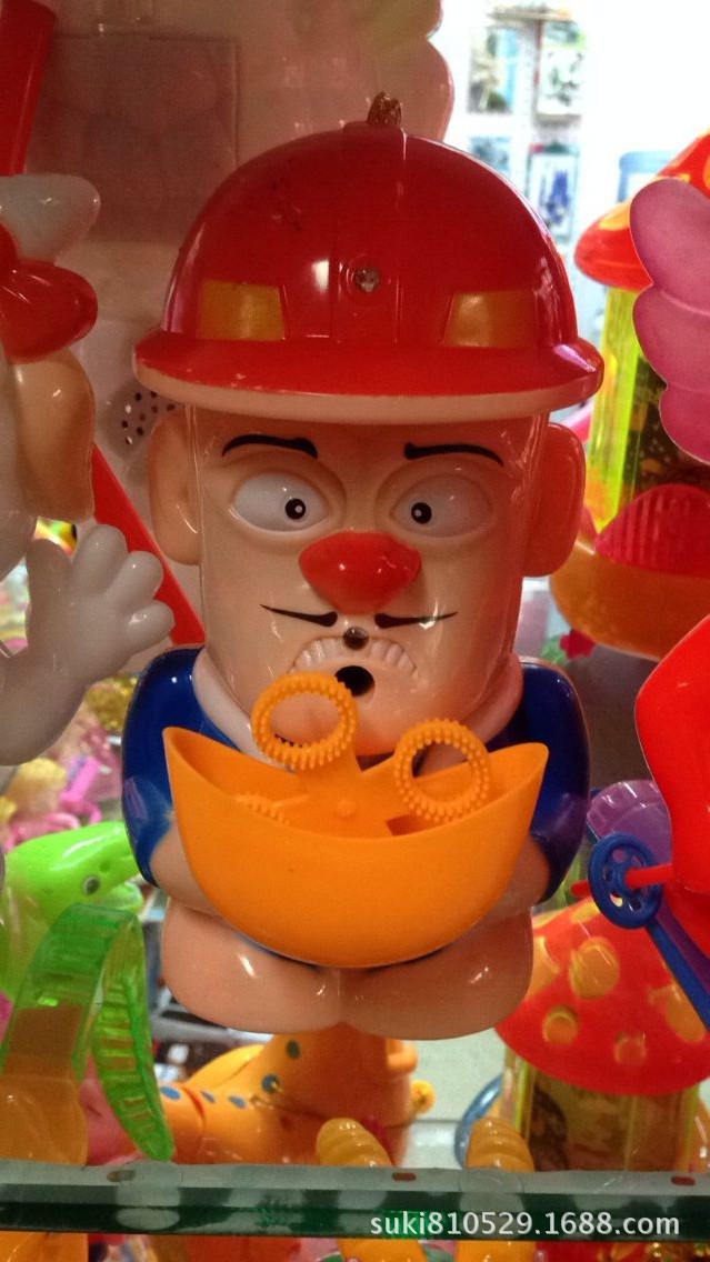 元宵玩具灯笼 光头强吹泡泡