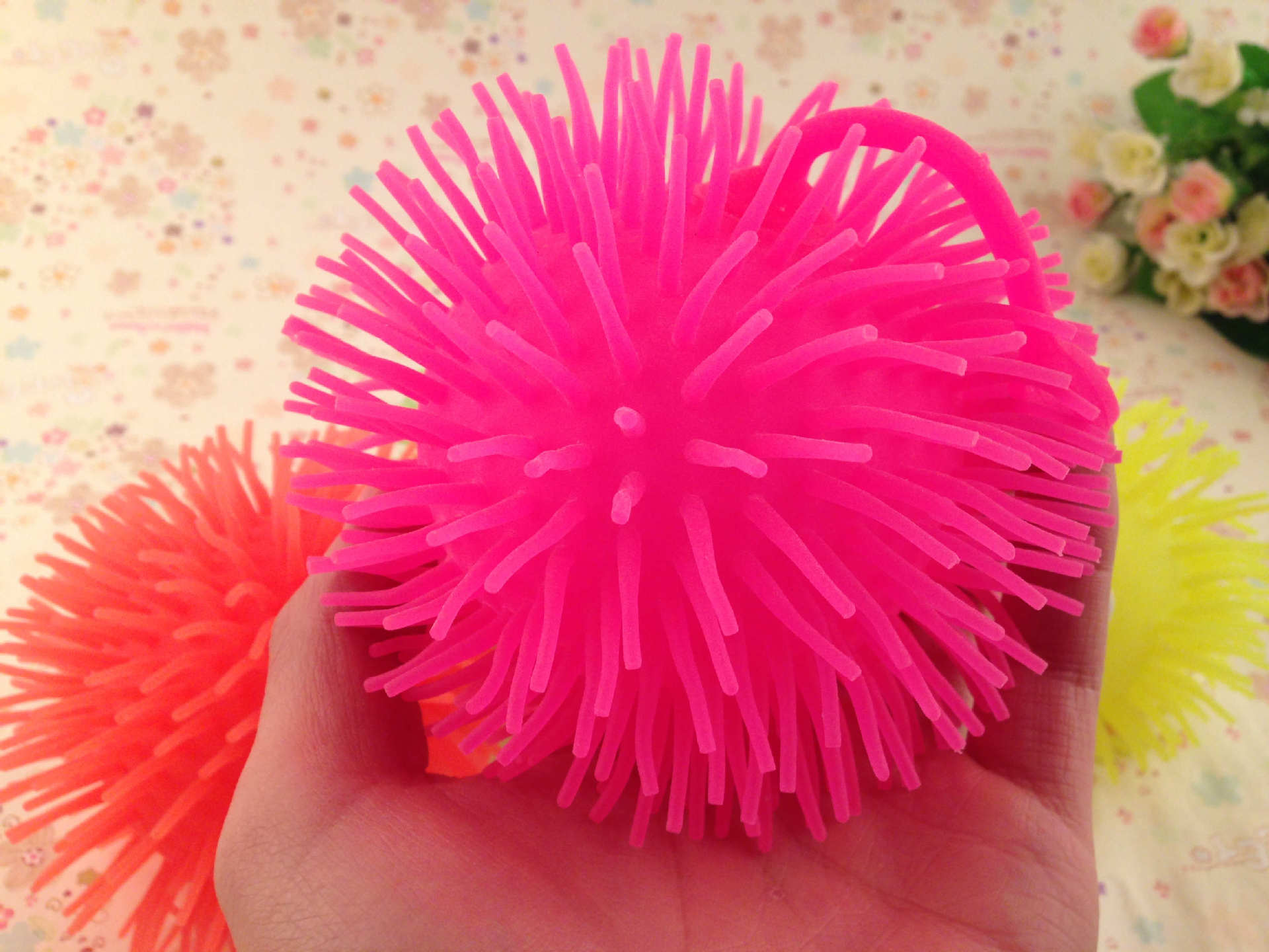 发光毛毛球 发光大鼻子 弹力闪光毛毛球 发泄玩具球 夜市地摊热卖