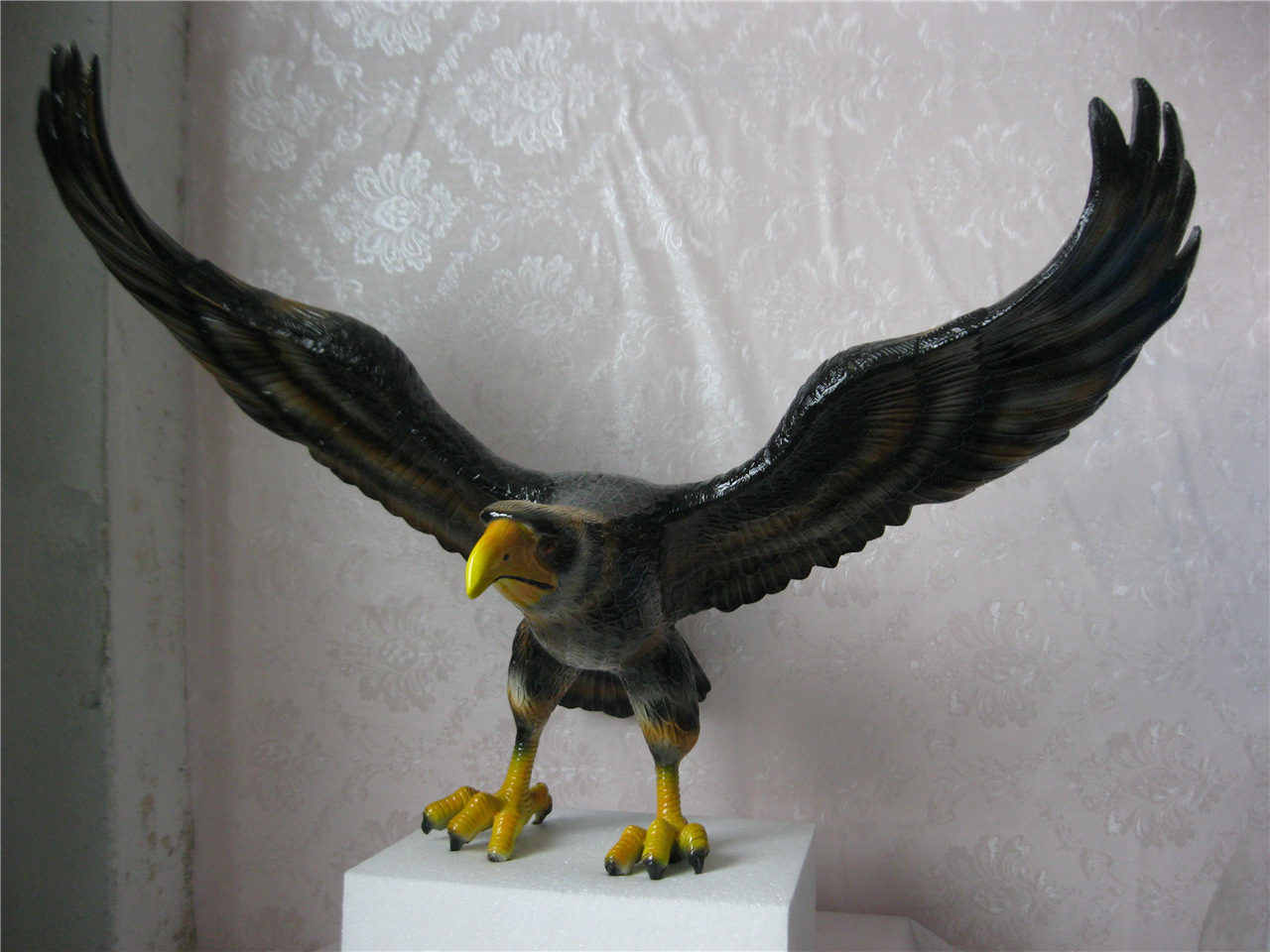 厂家直销仿真老鹰酒店客厅高档摆件树脂工艺品家居装饰雄鹰展翅