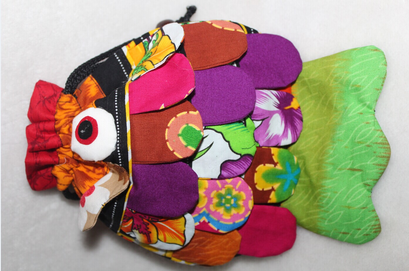 泰国特色手工工艺动物嘟嘟嘴拉扣鱼斜跨包