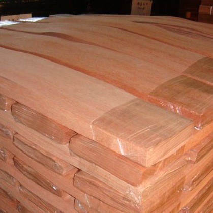 德诚木业 供应红胡桃桃花心无缝拼接木皮 4*8尺 厚度50s