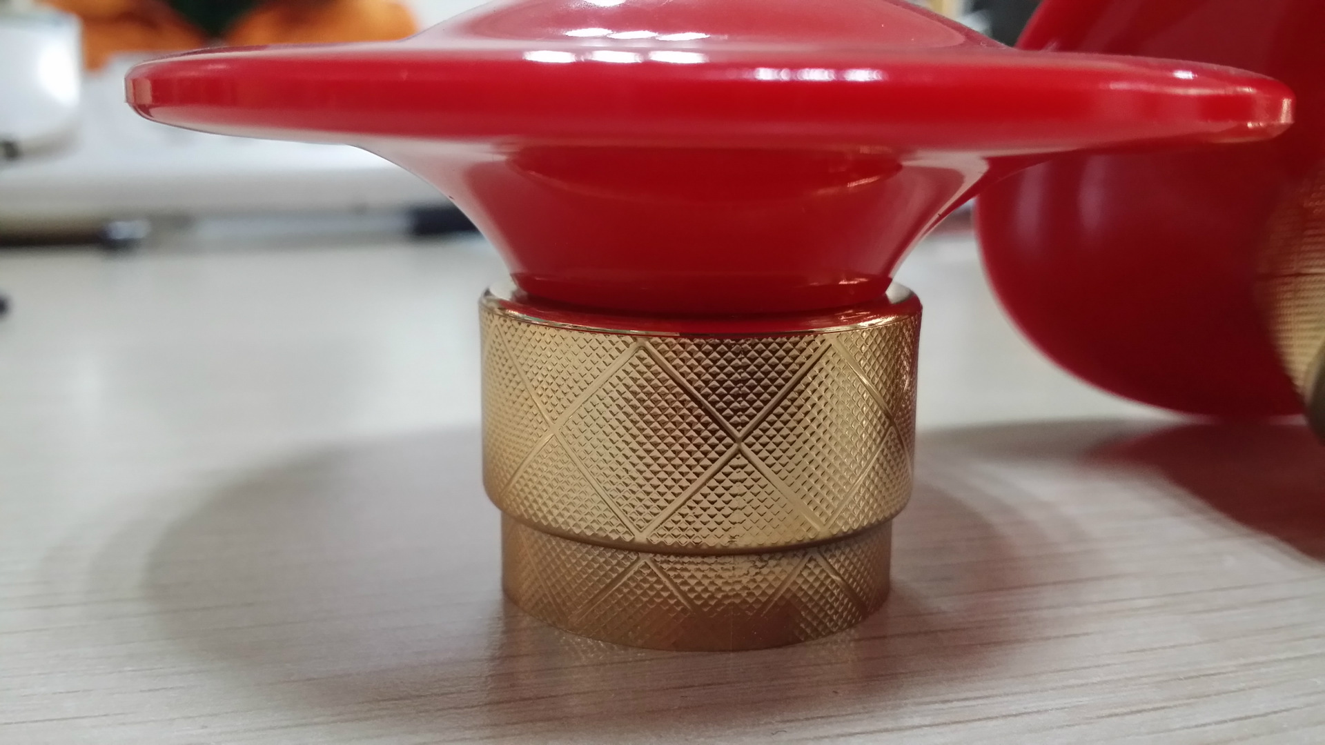 供应中高档防伪酒瓶盖,塑料盖