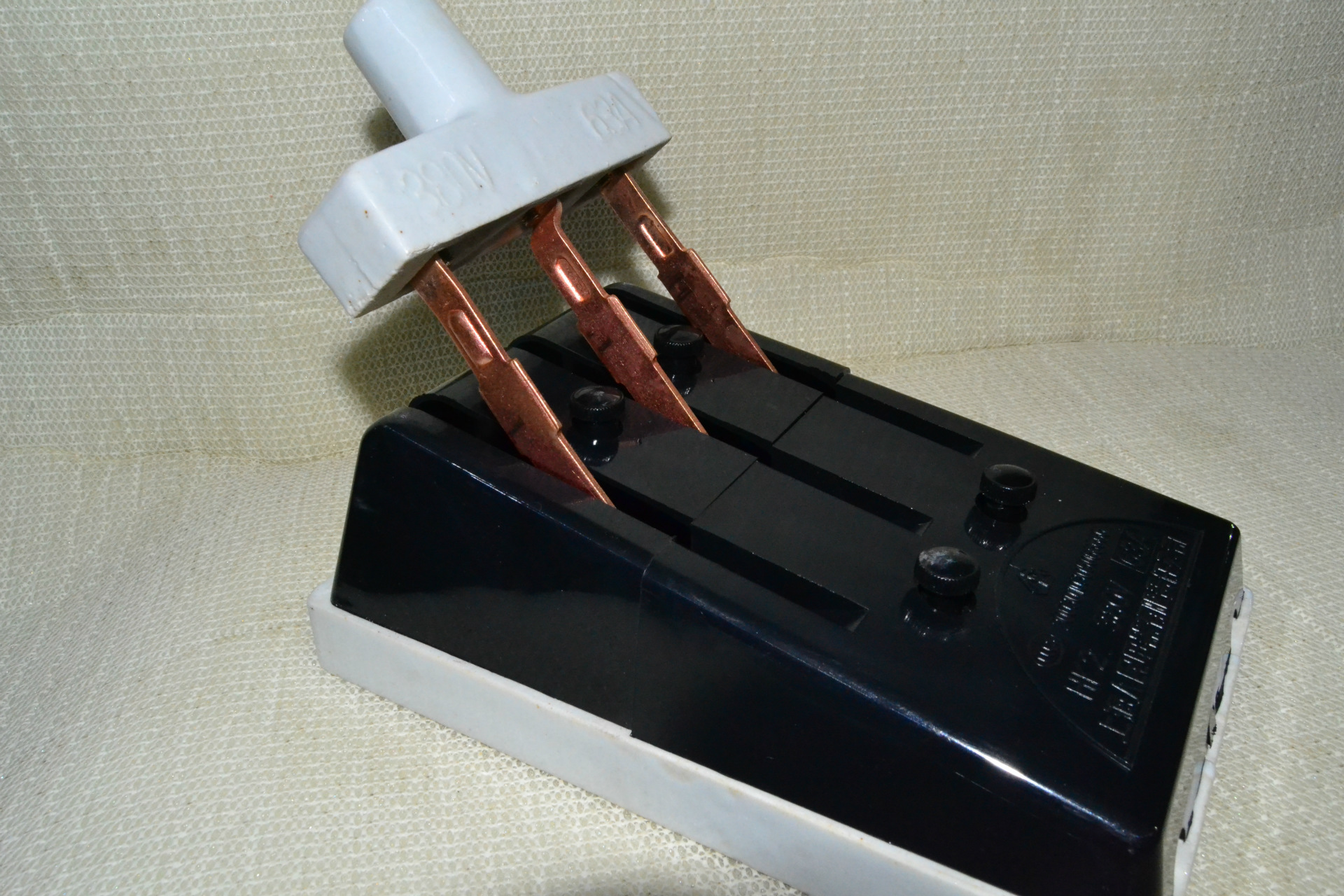 【hk2 3p63a三相 闸刀开关380v 黑色瓷底闸刀开关刀闸 负荷式开关】