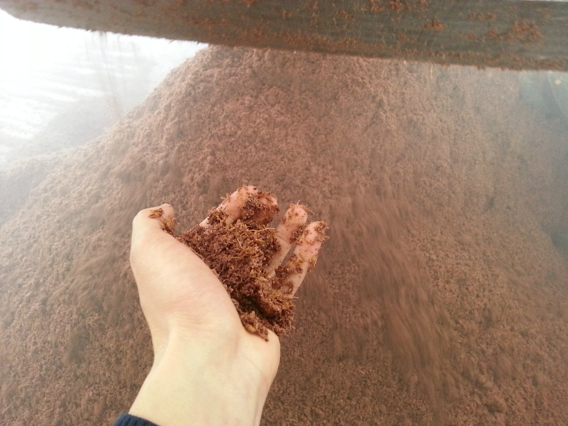 龙江泉镂空原浆500ml赠锦盒,木座