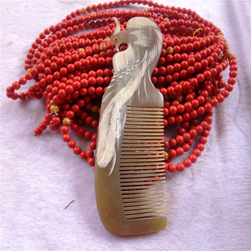 牛角梳材料有犀牛角,水牛角,黄牛角,牦牛角等.