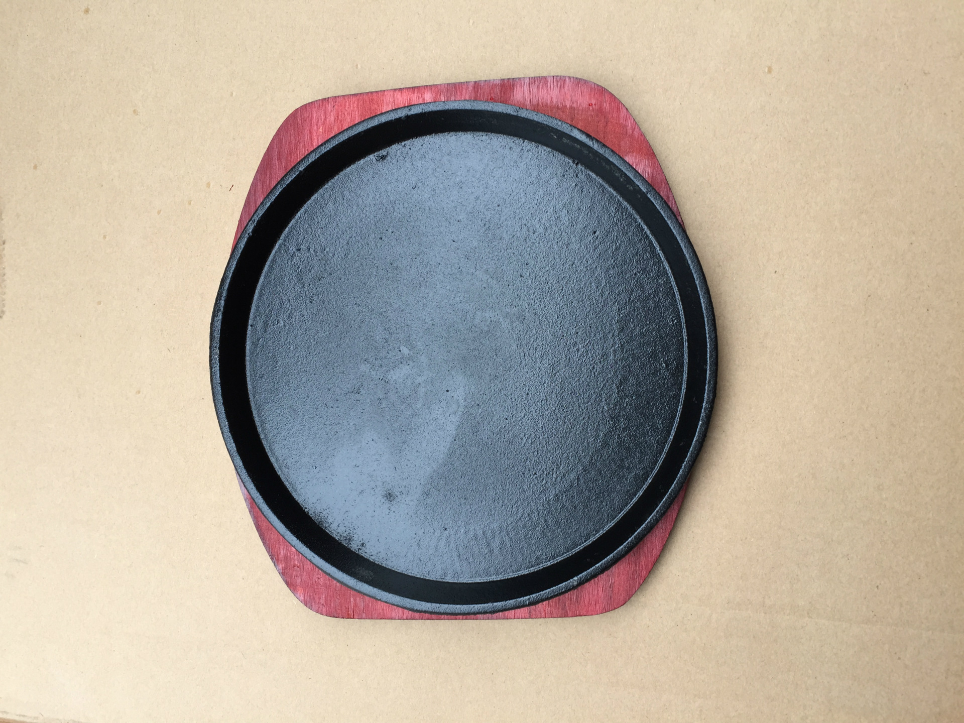 厂家直销 20cm-30cm圆形铁板/牛排铁板/烧烤盘/大牛铁板 牛排盘