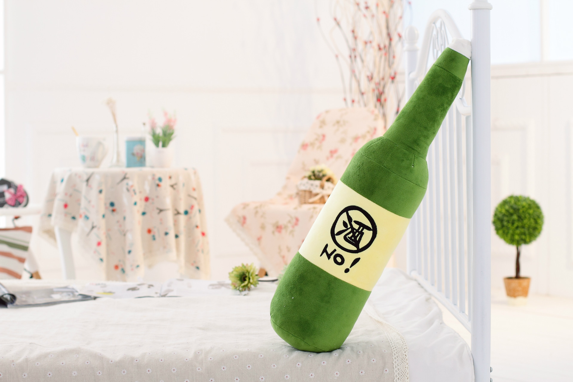 酒瓶抱枕 男友生日礼物 睡觉抱枕 创意啤酒瓶公仔 戒酒禁酒抱枕