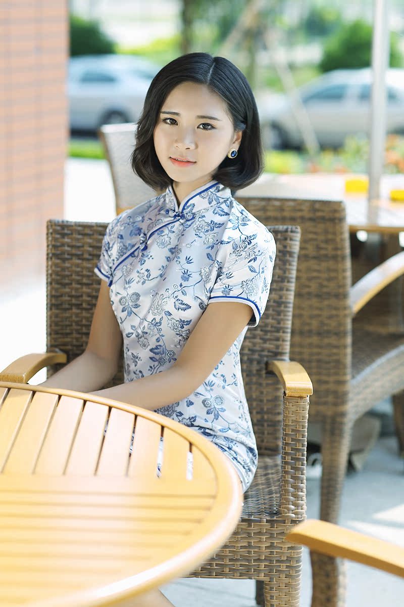 钰懿纺明星同款青花瓷蓝色织锦时尚改良短袖旗袍 蓝色旗袍