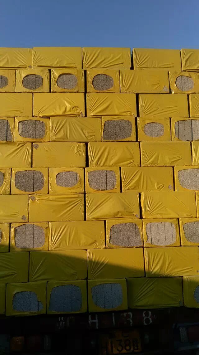 河南郑州发泡水泥保温板生产厂家