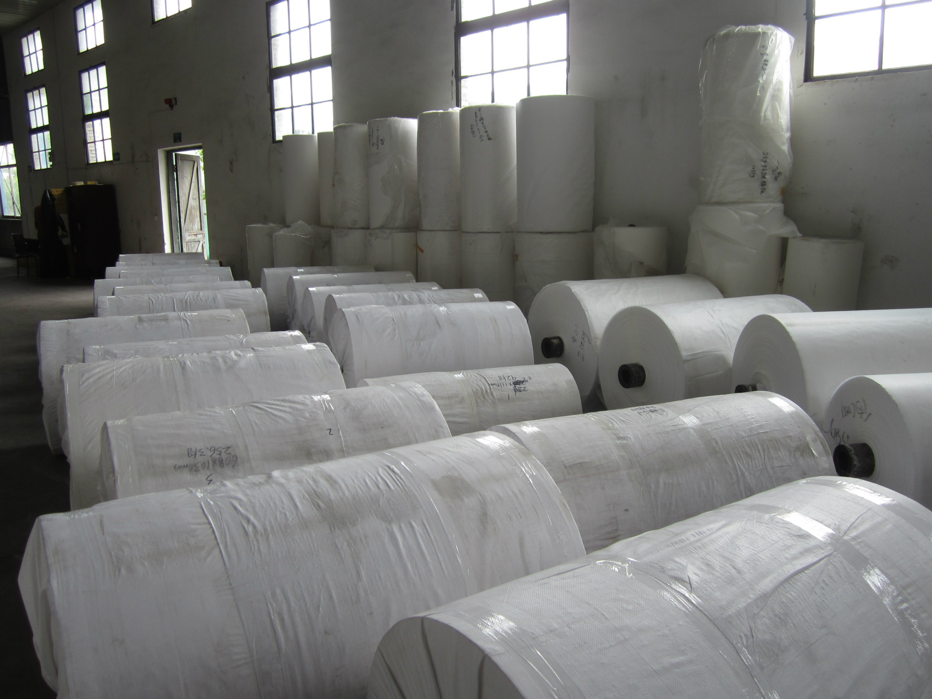 防油性,松厚性,纸业 工业用纸 其他工业用纸 双面胶带原纸 棉纸 htzy