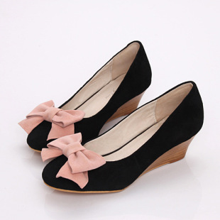 香港订鞋店~春季新款单鞋坡跟鞋 甜美系蝴蝶结 坡跟鞋大小码真皮