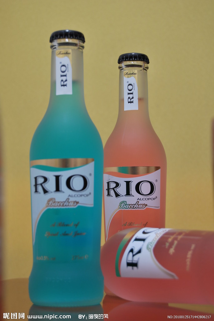 鸡尾酒玻璃饮料瓶