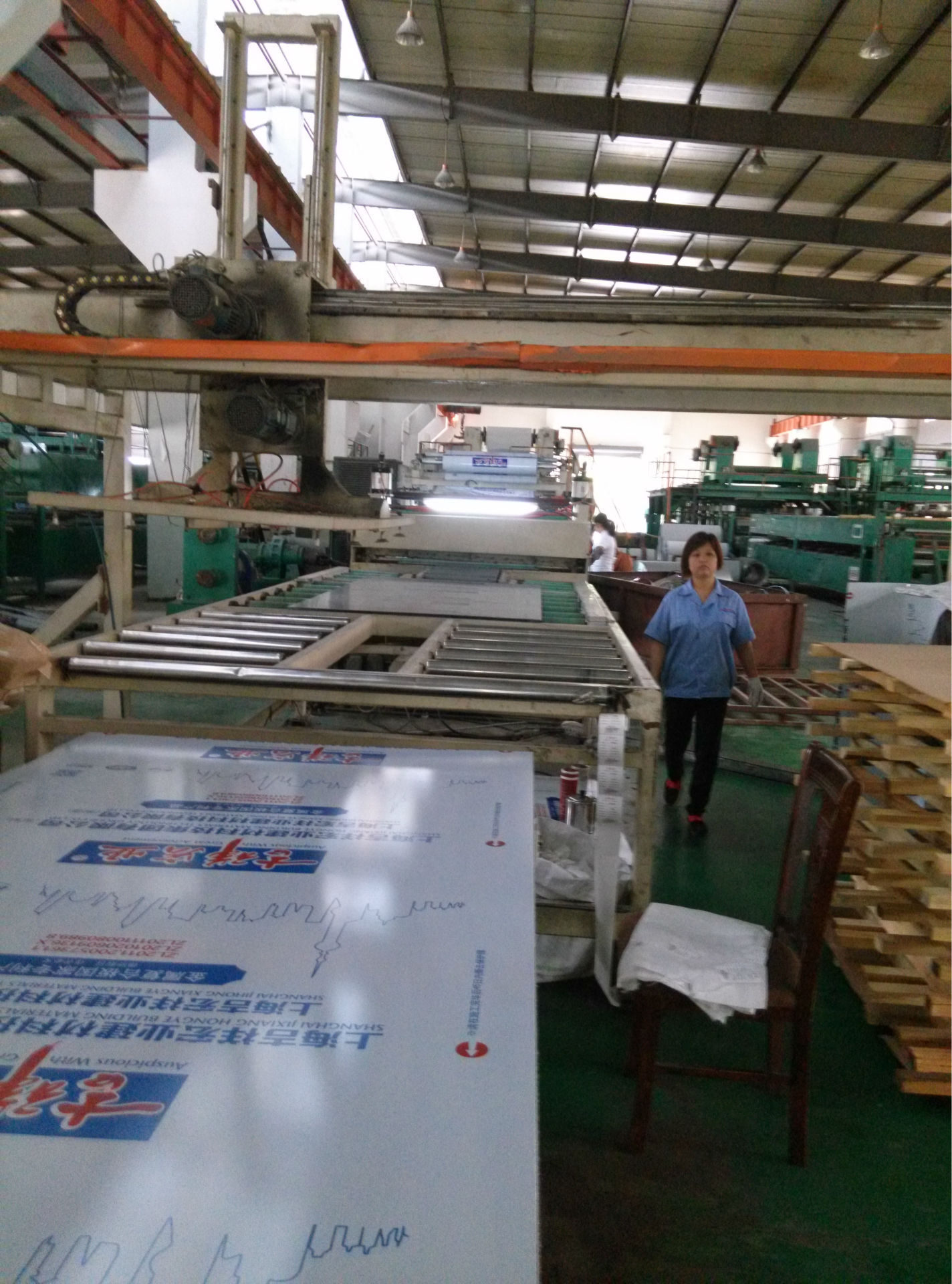 工厂生产线工厂生产线添加图片点击输入文字描述透光石安装效果添加