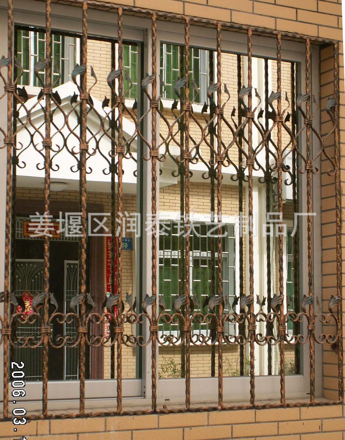 供应扬州高邮热镀锌 铁艺防盗窗 烤漆 静电喷涂 氟碳喷涂